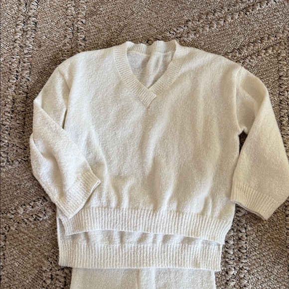 Cozy Cream Knit Sweater & Pants Set 🎉last final price drop 🎉🎉 - Picture 2 of 4